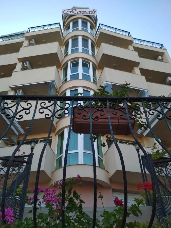 Ferienwohnung Студия В Комплексе Rozali Warna Exterior foto