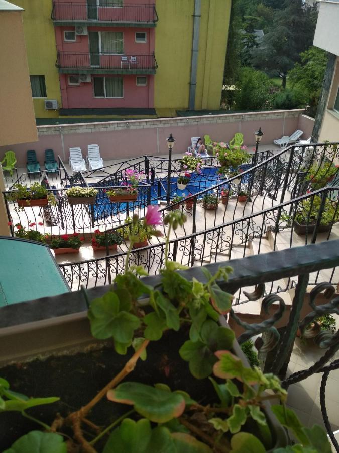 Ferienwohnung Студия В Комплексе Rozali Warna Exterior foto