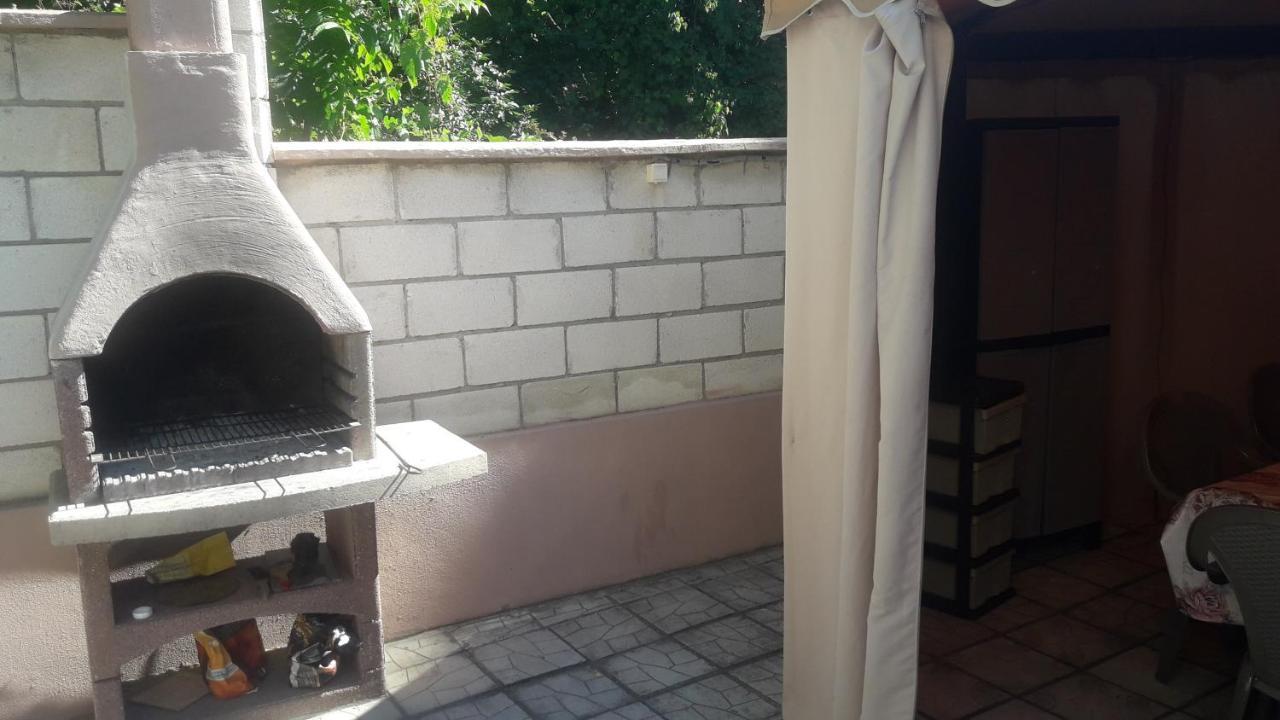 Ferienwohnung Студия В Комплексе Rozali Warna Exterior foto
