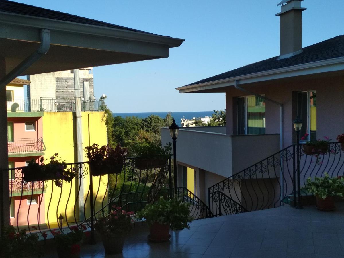 Ferienwohnung Студия В Комплексе Rozali Warna Exterior foto