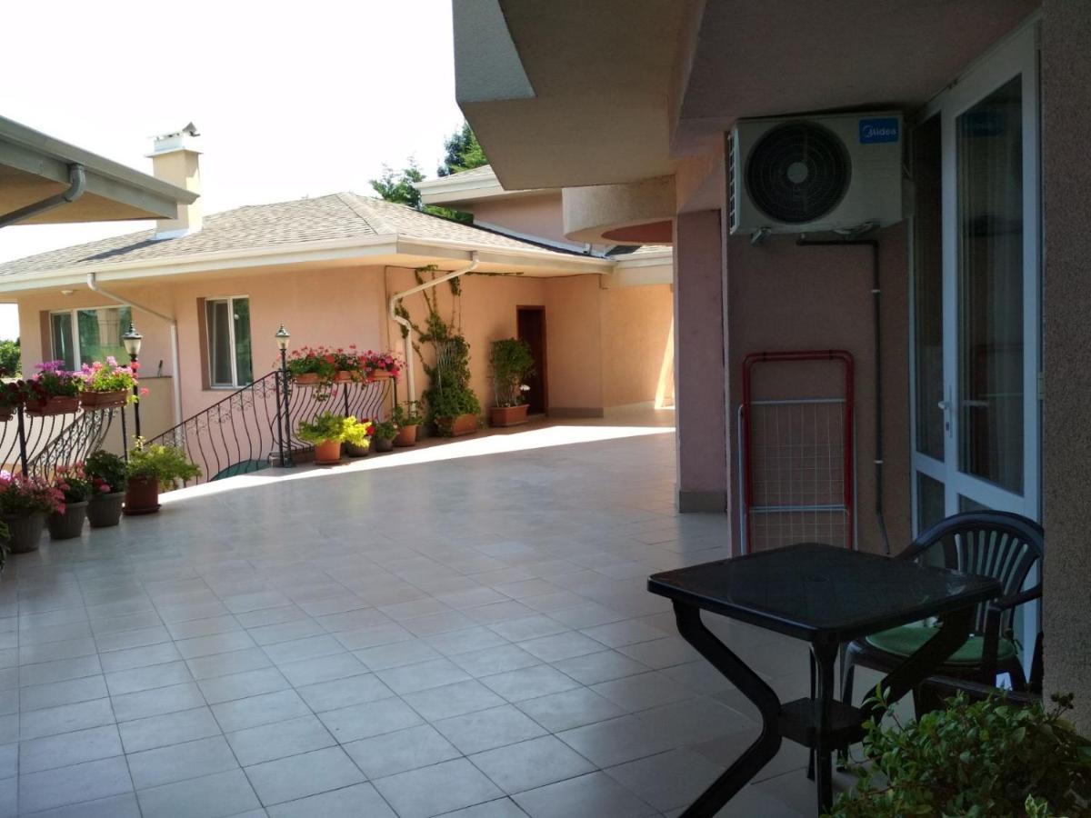 Ferienwohnung Студия В Комплексе Rozali Warna Exterior foto
